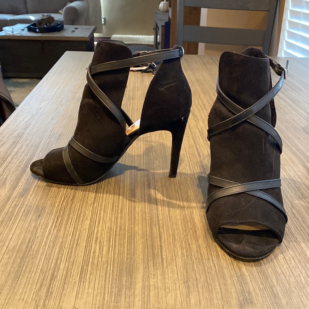 Black twisted strap heels